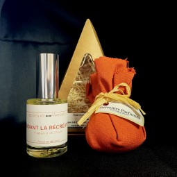 Coffret vaporisateur de parfum et son pochon tissus